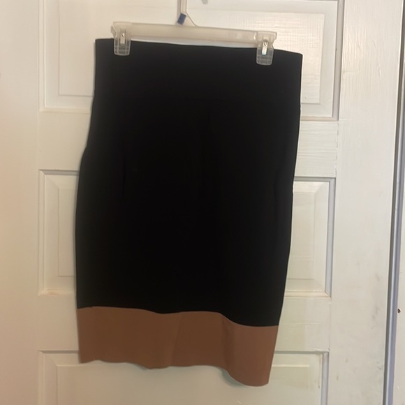 Express black and tan pencil skirt. Size L - Picture 2 of 4